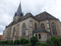 Greffen, Pfarrkirche St. Johannes der Tufer, erbaut um 1500, erweitert 1899 (03.06.2024) 