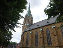 Harsewinkel, Pfarrkirche St. Lucia, neugotische Hallenkirche, erbaut von 1858 bis 1860 nach Plnen von Emil von Manger (03.06.2024)