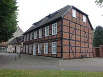 Harsewinkel, alte Mdchenschule von 1812 am Kirchplatz, bis 2010 Bibliothek (03.06.2024)