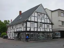 Neuenkirchen, Fachwerkhaus an der Ringstra�e (03.06.2024)