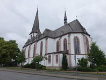 Westenholz, Pfarrkirche St. Joseph, erbaut von 1901 bis 1905 vom Paderborner Dom- und Dizesanbaumeister Arnold Gldenpfennig (03.06.2024)