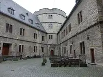Innenhof der Wewelsburg, burg�hnliches Renaissanceschloss, erbaut von 1603 bis 1609 (03.06.2024)