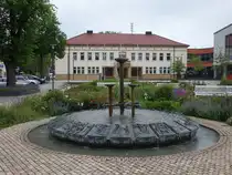 Bad Driburg, Rathaus und Rathausbrunnen am Markt (02.06.2024)