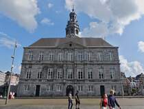 Das Gemeindehaus in Maastricht, nachdem die Markstnde am Markttag abgebaut sind. 07.2024 Maastricht. 07.2024