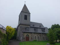 Usseln, evangelische St. Kilian Kirche, erbaut im 17. Jahrhundert, Kirchturm neu erbaut 1898 (01.06.2024)