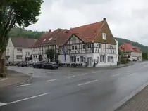 Dalhausen, Fachwerkh�user am Marienplatz (30.05.2024)