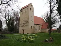 Grossg�rschen, evangelische Kirche, einschiffige Saalkirche erbaut im 12. Jahrhundert (30.03.2024)