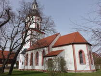 Kahnsdorf, evangelische St. Laurentius Kirche, erbaut bis 1473, Kirchturm umgestaltet 1744 (30.03.2024)