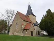 Langendorf, evangelische Kirche, erbaut von 1146 bis 1186 im sp�tromanischen Stil (30.03.2024)