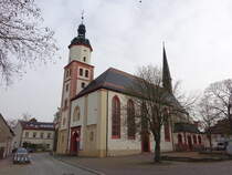 Rtha, evangelische St. Georgen Kirche, erbaut ab 1140, sptgotischer Chor erbaut 1510, 1682 Umbau des Langhaus zur 
flachgedeckten Halle, barocke Portale (30.03.2024)