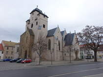Zeitz, evangelische St. Michaelis Kirche, dreischiffige Hallenkirche, erbaut um 1500 (29.03.2024)