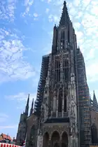 Blick bis zur Spitze des Ulmer M�nsters am 20. Juli 2024 