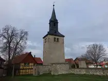 Gro�-Quenstedt, Kirchturm aus dem 16. Jahrhundert in der Kirchstra�e (24.03.2024)