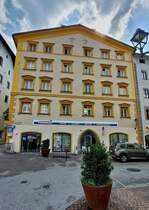 Gebude am Stadtplatz in Schwaz. 08.2024