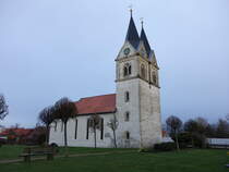 Minsleben, evangelische St. Margareten Kirche, romanisch mit Westturm, Doppelspitze erbaut 1892 (23.03.2024)