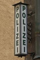 Stadtpolizeischild an einer Hauswand in Franz Josef Strae Schwaz. 08.2024