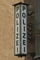 Stadtpolizeischild an einer Hauswand in Franz Josef Stra�e Schwaz. 08.2024