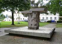 Waldkirch, der Europabrunnen im Elzpark, aufgestellt 1966, anllich der neuen Stdtepartnerschaft Waldkirch-Schlettstadt/Elsa, Sept.2024