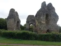 Odiham Castle an der Flussschleife des River Whitewater. Erbaut ab 1204 durch K�nig Johann Ohneland (08.09.2024)