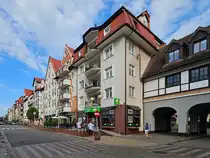 Kolberg (Kołobrzeg) wurde im zweiten Weltkrieg zu 90 Prozent zerst�rt, da es durch Hitlers Erkl�rung zum  Festen Platz  bis zum letzten Soldaten verteidigt werden sollte. Somit sind heute auch im Stadtzentrum viele Neubauten zu sehen. (September 2024)