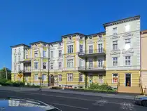 Diese sch�ne H�usezeile habe ich Anfang September 2024 in Koszalin (K�zlin) fotografiert.