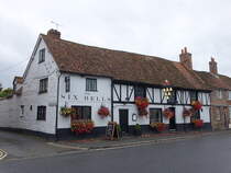 Thame, Pub The Six Bells in der High Street, erbaut im 16. Jahrhundert (10.09.2024)