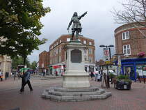 Aylesbury, King George V. Denkmal am Market Square (10.09.2024)