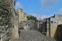 Hier war das Haupteingangstor zur Burg. Rundgang durch die H�henburgruine in Valkenburg, gebaut um das Jahr 1115, zerst�rt durch Niederl�ndische Truppen im Jahr 1672, und nicht wieder Aufgebaut. 12.09.2024