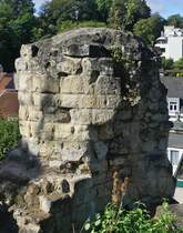 Die berreste eines Eckturms der Burgruine in Valkenburg. 12.09.2024