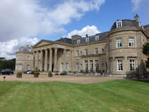 Luton, Hotel Luton Hoo, erbaut ab 1767 durch den 3. Earl of Bute (11.09.2024)