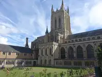 Bury St. Edmunds, Kathedrale St. James, erbaut im 16. Jahrhundert durch John Wastell, dreischiffig mit Querhaus und Vierungsturm (12.09.2024)