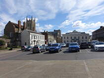 Bury St. Edmunds, Huer und Geschfte am Angel Hill (12.09.2024)