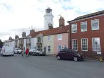 Southwold, H�user und Leuchtturm am St. James Green (13.09.2024)