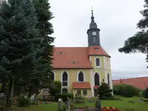 Kesselsdorf, evangelische St. Katharinenkirche, erbaut 1562 (13.07.2024)