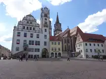 Oschatz, Rathaus und St. �gidien Kirche am Neumarkt, Rathaus erbaut von 1538 bis 1546, St. �gidien neugotisch erbaut von 1846 bis 1849 (13.07.2024)