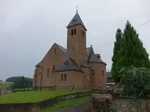 Niedersaubach, Pfarrkirche St. Antonius von Padua, erbaut von 1909 bis 1910 nach Pl�nen des Trierer Dombaumeisters Julius Wirtz (01.08.2024)