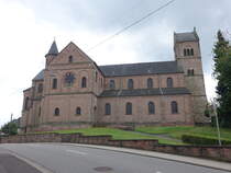 Bliesen, neuromanische Pfarrkirche St. Remigius, erbaut von 1903 bis 1904 durch den Architekten Josef Kleesattel (02.08.2024)