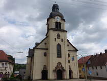 Urexweiler, Pfarrkirche St. Franziskus, erbaut von 1909 bis 1914 durch den Baumeister Peter Marx (02.08.2024)