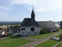 Kahren, Pfarrkirche St. Matthias, neugotischer Saalbau mit Querhaus, erbaut 1733 (03.08.2024)