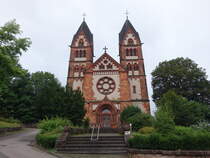 Mettlach, neoromanische Pfarrkirche St. Lutwinus, erbaut von 1901 bis 1905 (03.08.2024)