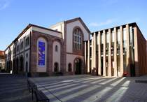 Schlettstadt (Selestat), die Humanistische Bibliothek, seit 1889 in der ehemaligen Kornhalle in der Altstadt untergebracht, tausende historische Druckerzeugnisse und Handschriften aus dem 15. und 16.Jahrhundert werden hier ausgestellt, ist Mitglied des Weltdokumentenerbes der Unesco, Okt.2024