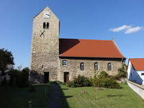 Baumersroda, evangelische St. Trinitatis Kirche, erbaut im 12. Jahrhundert, Kirchenschiff erbaut 1640 (21.09.2024)