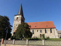 Obereichstdt, evangelische St. Nicolai Kirche, Saalbau mit Westturm, erbaut im 14. Jahrhundert (21.09.2024)