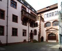 Freiburg, im Innenhof des Rathauses, April 2015
