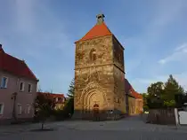 Nebra, evangelische St. Georg Kirche, mittelalterliche Saalkirche (22.09.2024)