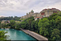 Oberhalb der Aare erhebt sich in Bern das Bundeshaus der Schweiz. Dieser Blick ist mglich von der Kirchenfeldbrcke.

🕓 31.7.2024 | 16:54 Uhr