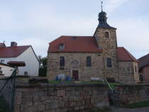 Grockstdt, evangelische St. Michaelis Kirche, erbaut ab 1179, Neubau des Kirchenschiffs 1721 (23.09.2024)