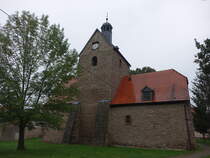 Hohlstedt, evangelische St. Andreas Kirche, erbaut im 12. Jahrhundert (24.09.2024)