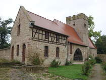Mnchpfiffel, ehem. Klosterkirche, Saalkirche mit Chorturm und Apsis, erbaut ab 1205, Chor 14. Jahrhundert, Langhaus erbaut 1837 (24.09.2024)