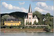 Unkel am Rhein mit der Pfarrkirche St. Pantaleon. Aufgenommen vom gegenber liegenden Rheinufer am 14.08.2008.